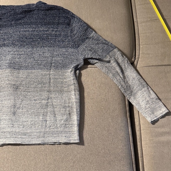 Express Men's Blue and Gray Gradiant Cardigan Sweater: XL - Picture 9 of 11